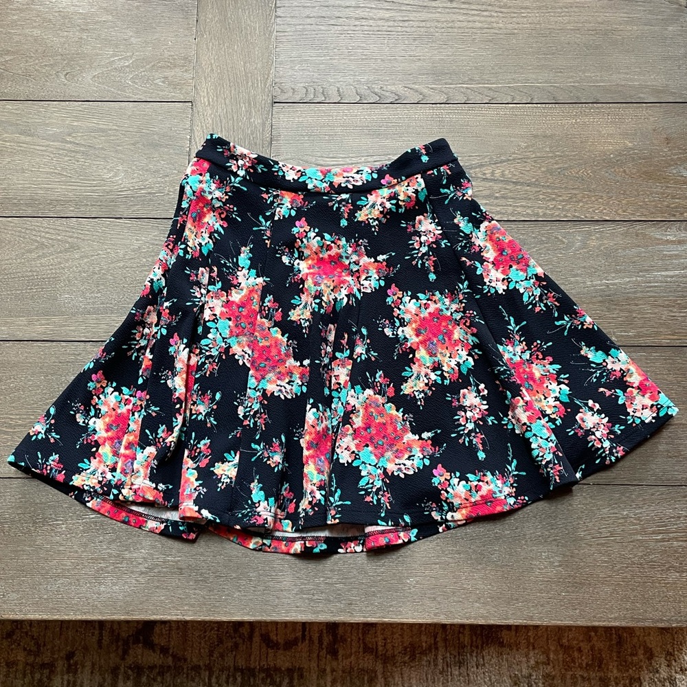 NWOT Floral Mini Skirt